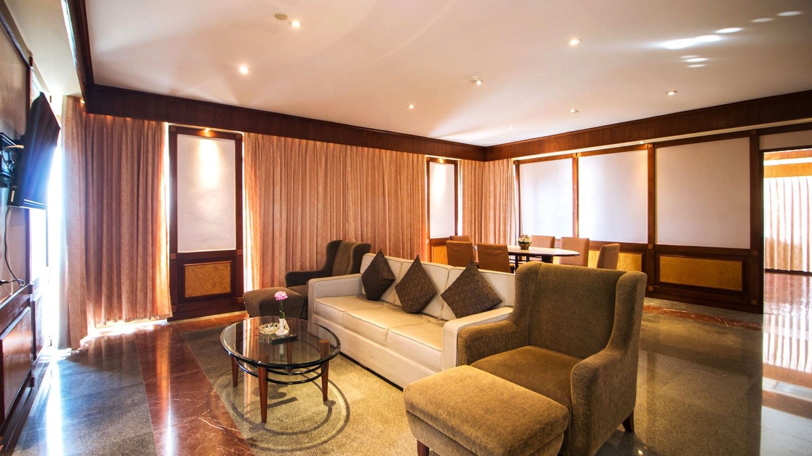 rooms-royal-suite