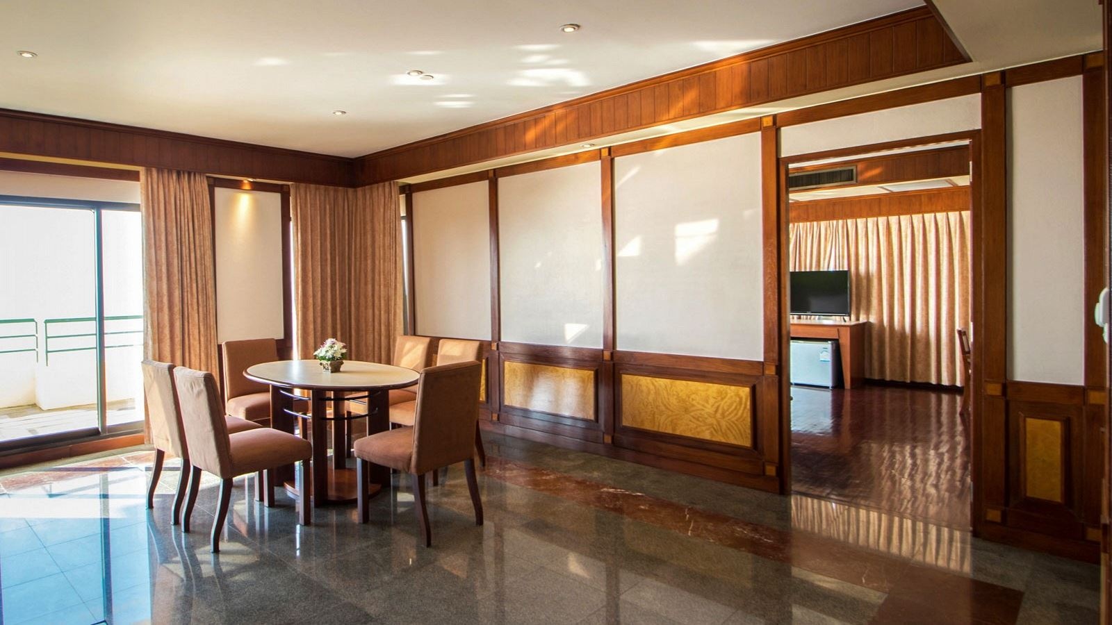 rooms-royal-suite