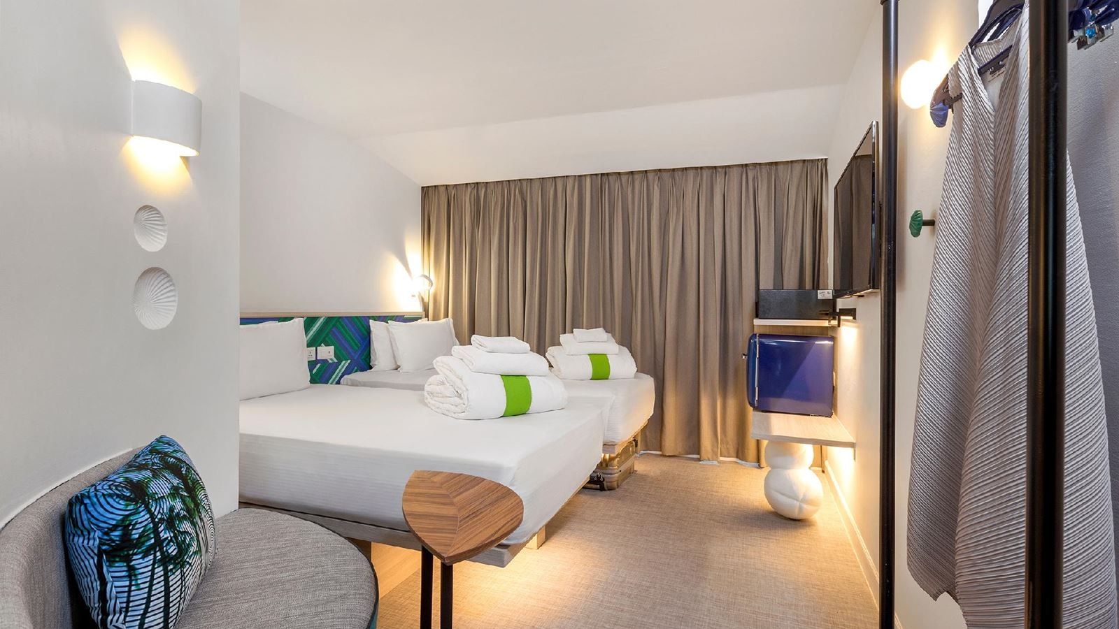 rooms-cosi-room