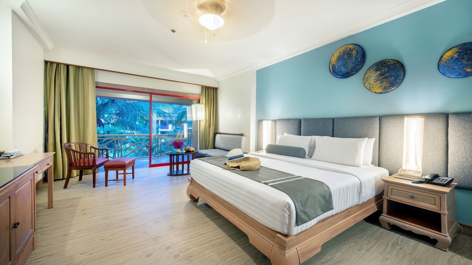 rooms-deluxe-room