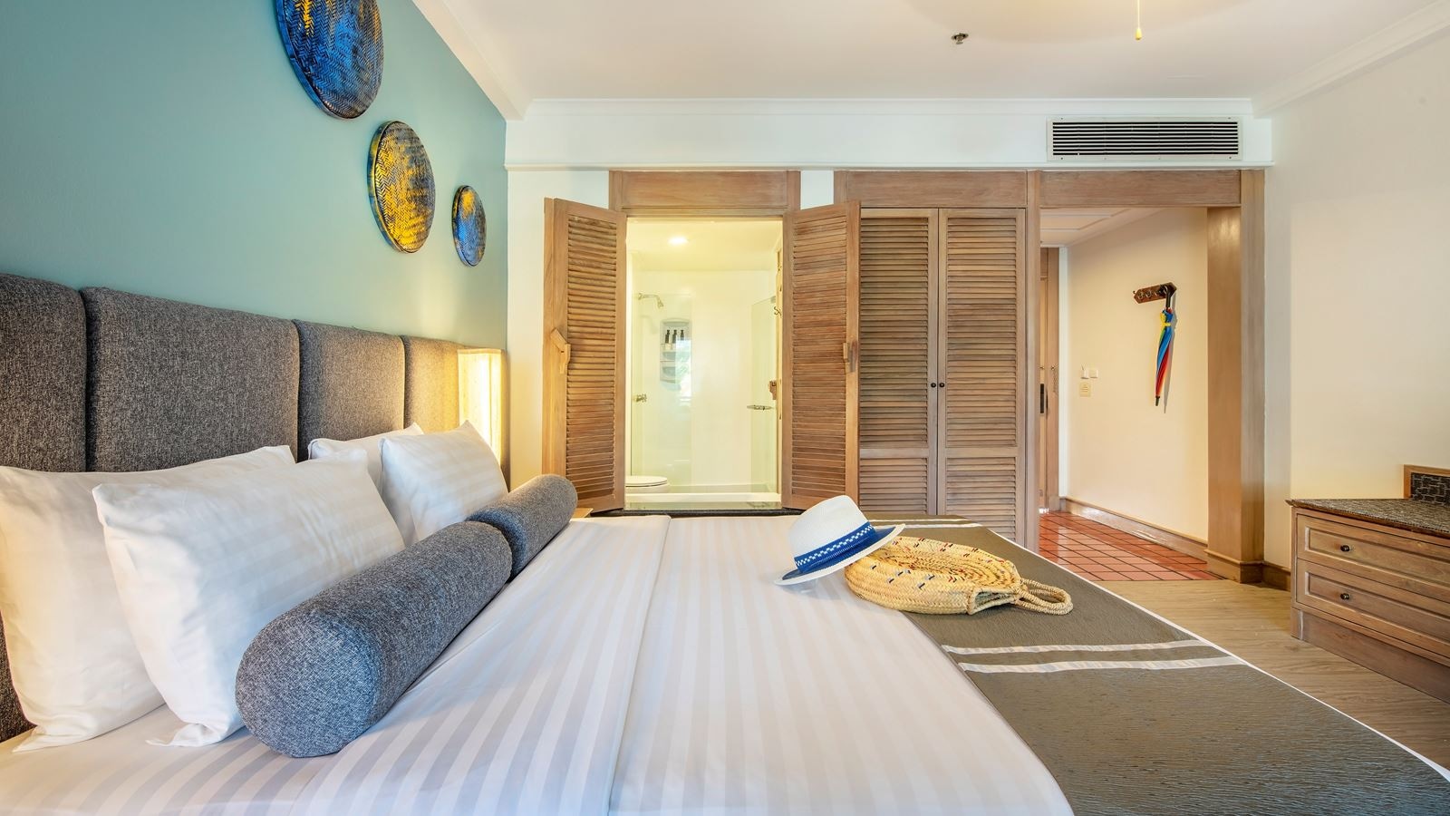 rooms-deluxe-room