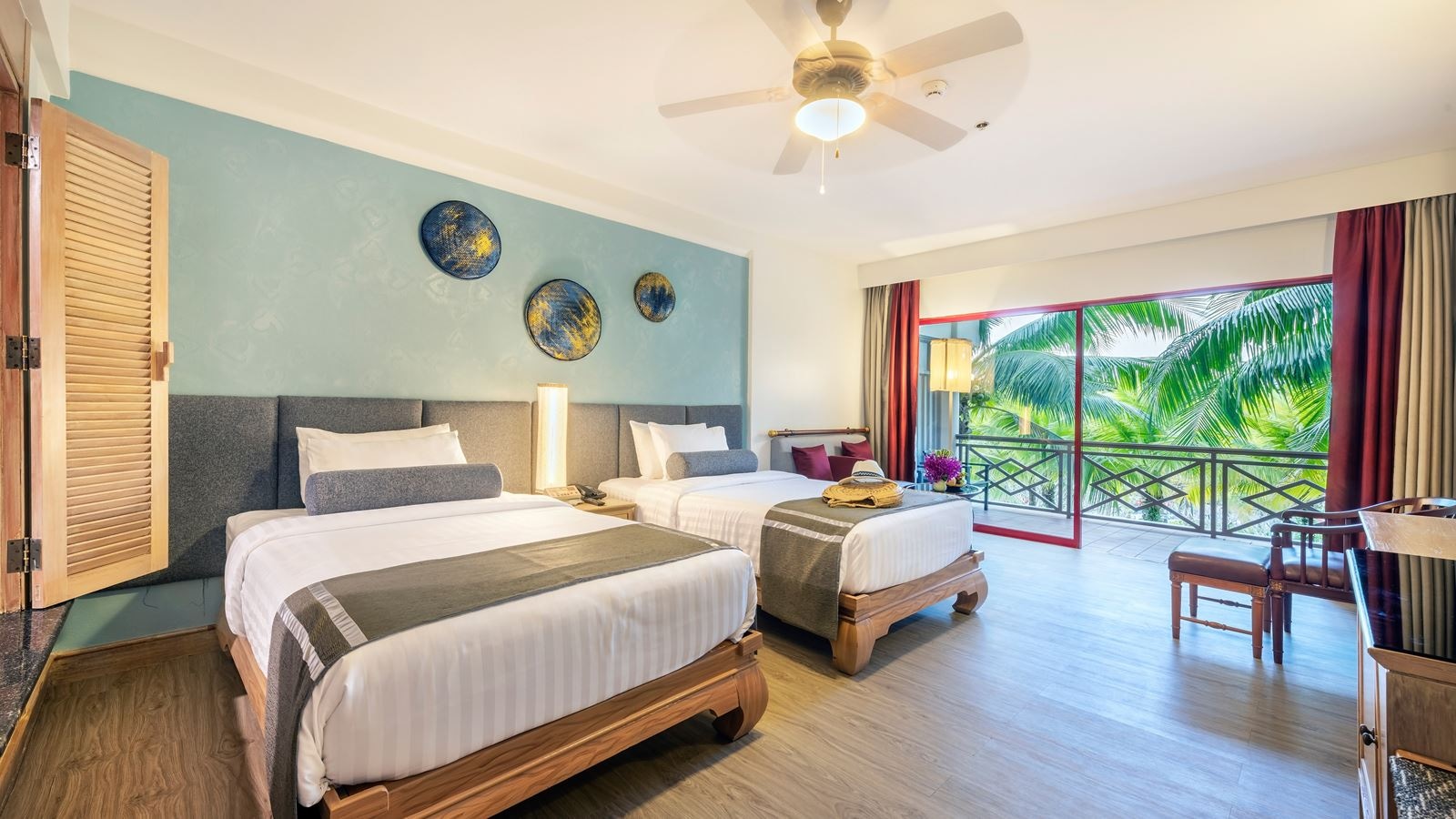 rooms-deluxe-room