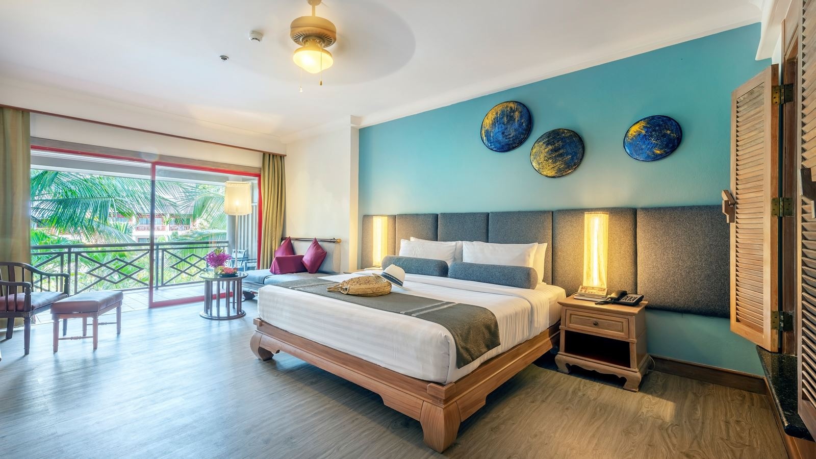 rooms-deluxe-room