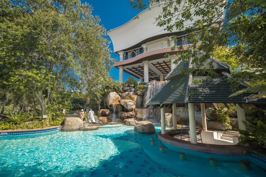 pools-outdoor-pool