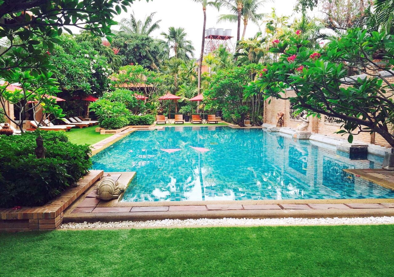 pools-outdoor-pool