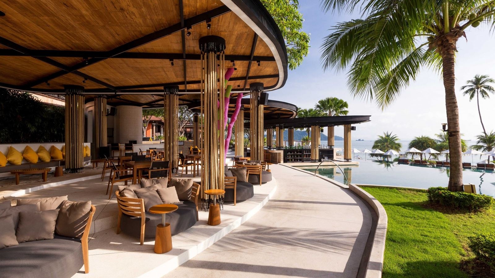 bars-edge-beach-club