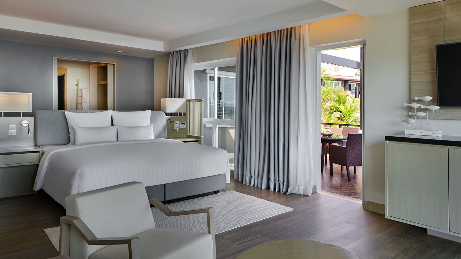rooms-deluxe-suite