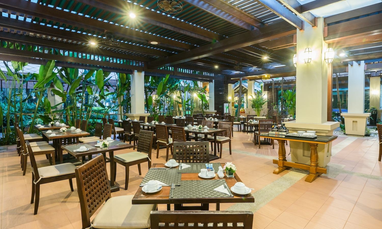restaurants-raveena
