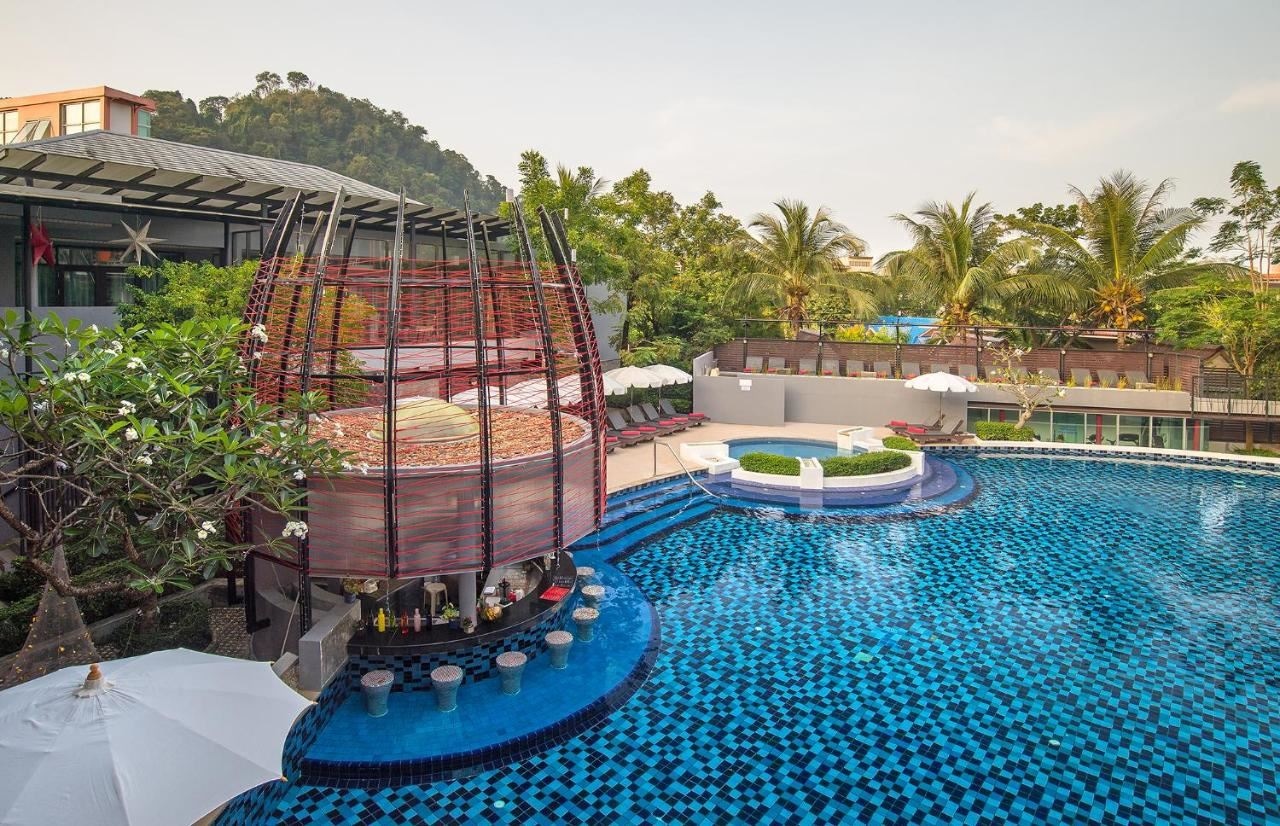 pools-outdoor-pool