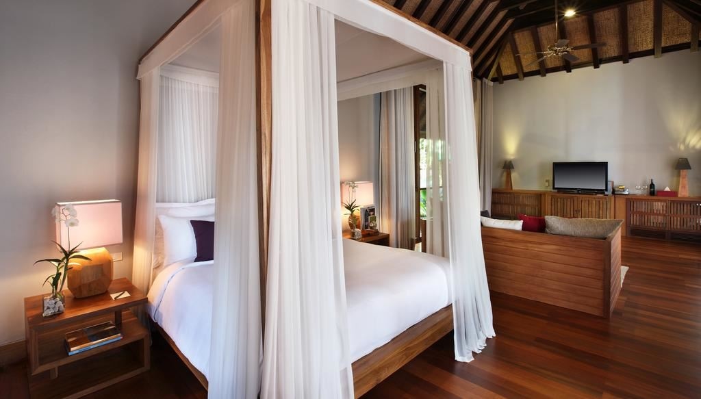 rooms-pool-villa-garden