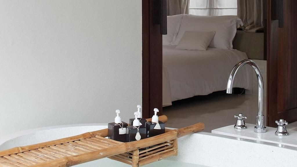 rooms-sala-pool-villa