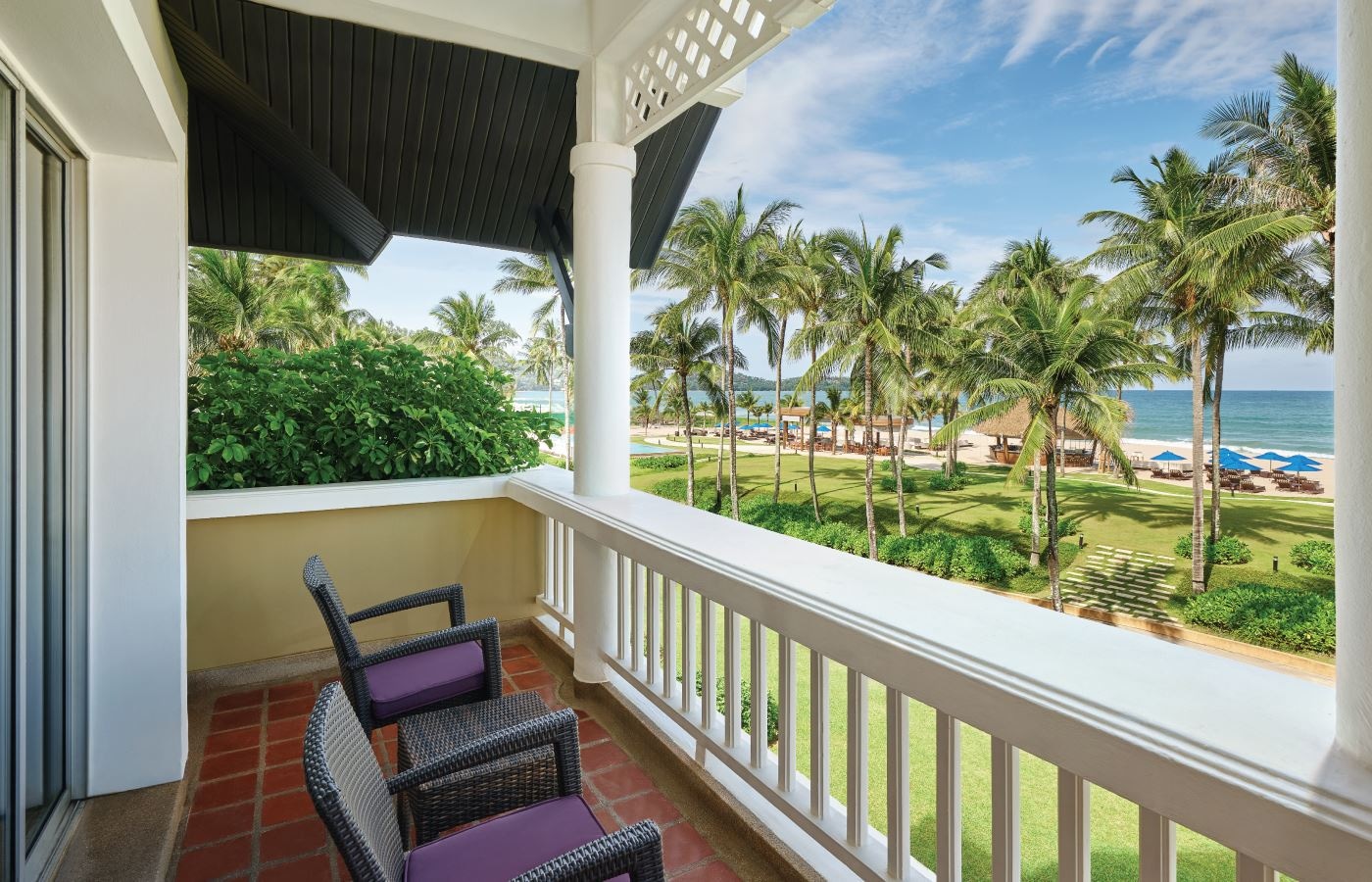 rooms-laguna-beachside-king-room