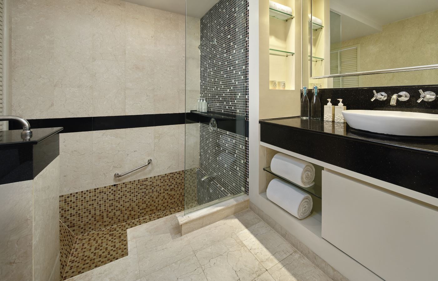 rooms-laguna-beachside-king-room