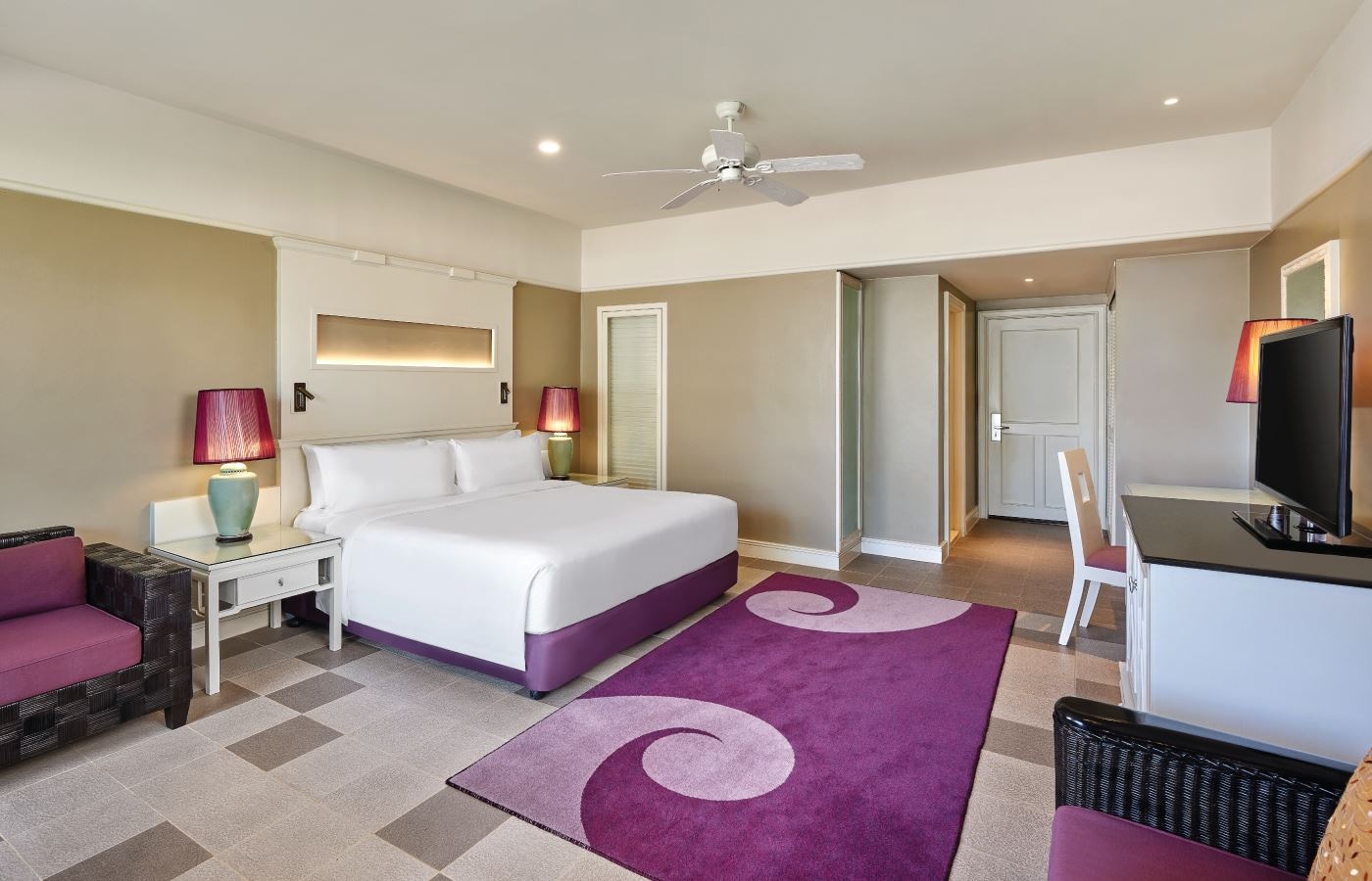 rooms-laguna-beachside-king-room