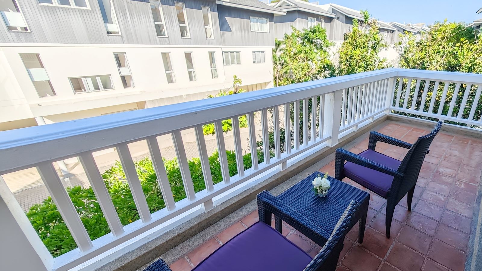rooms-laguna-beachside-king-room