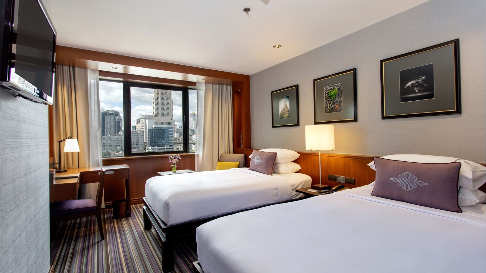 rooms-deluxe-room