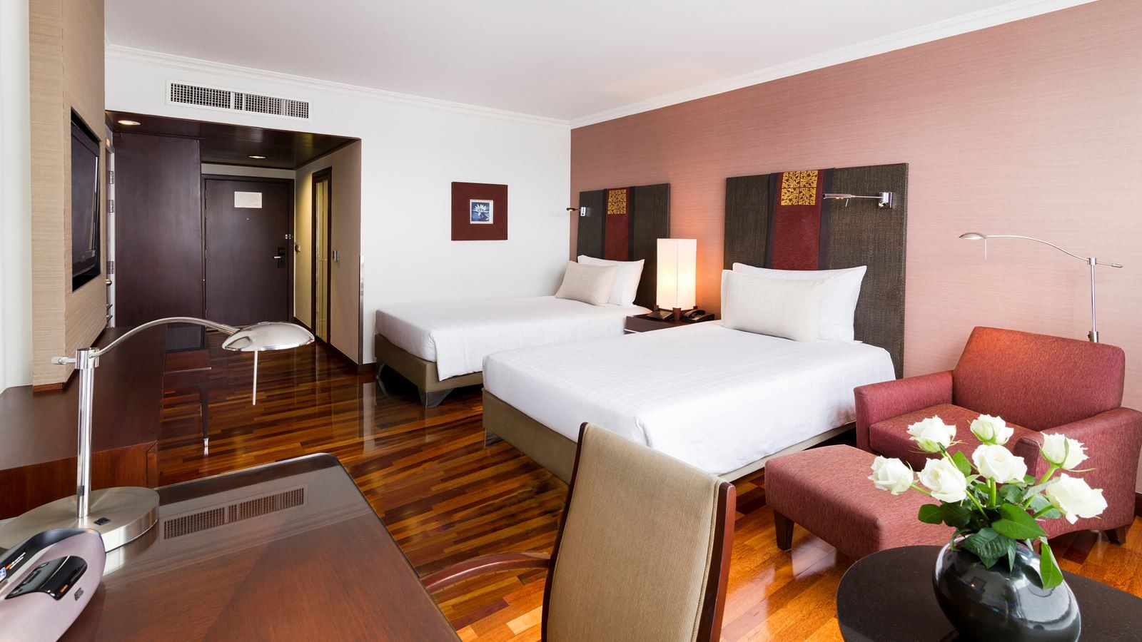 rooms-deluxe-room