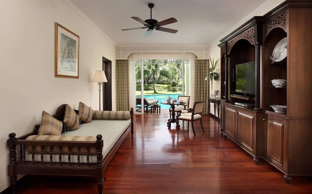 rooms-pool-suite