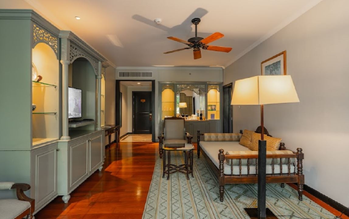 rooms-pool-suite
