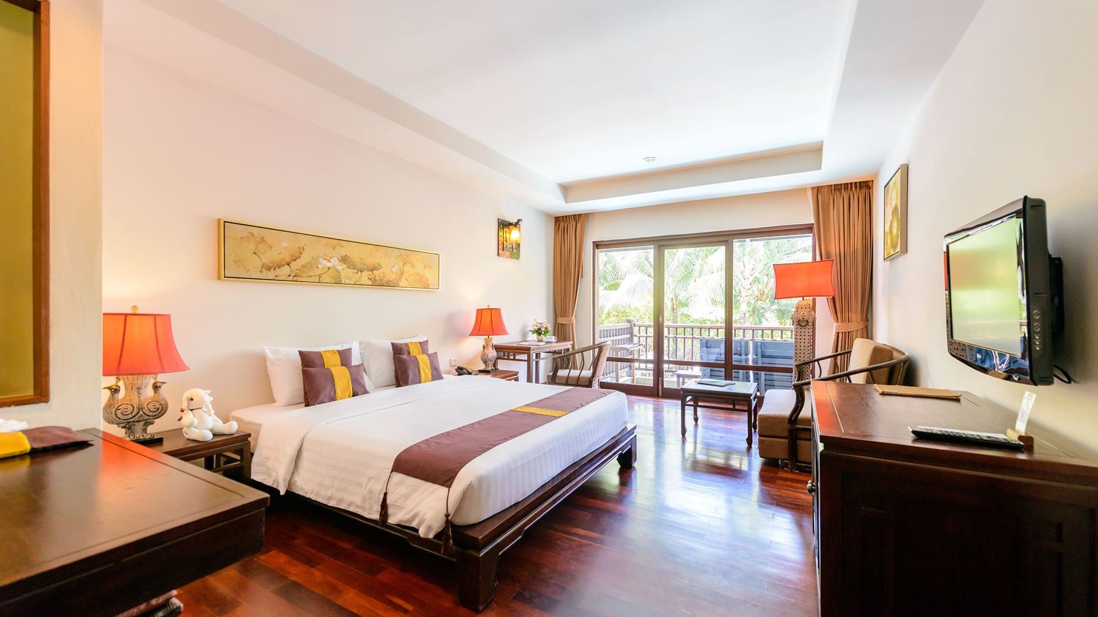 rooms-deluxe-pool-view