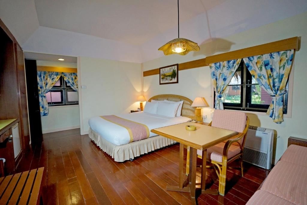 rooms-garden-family