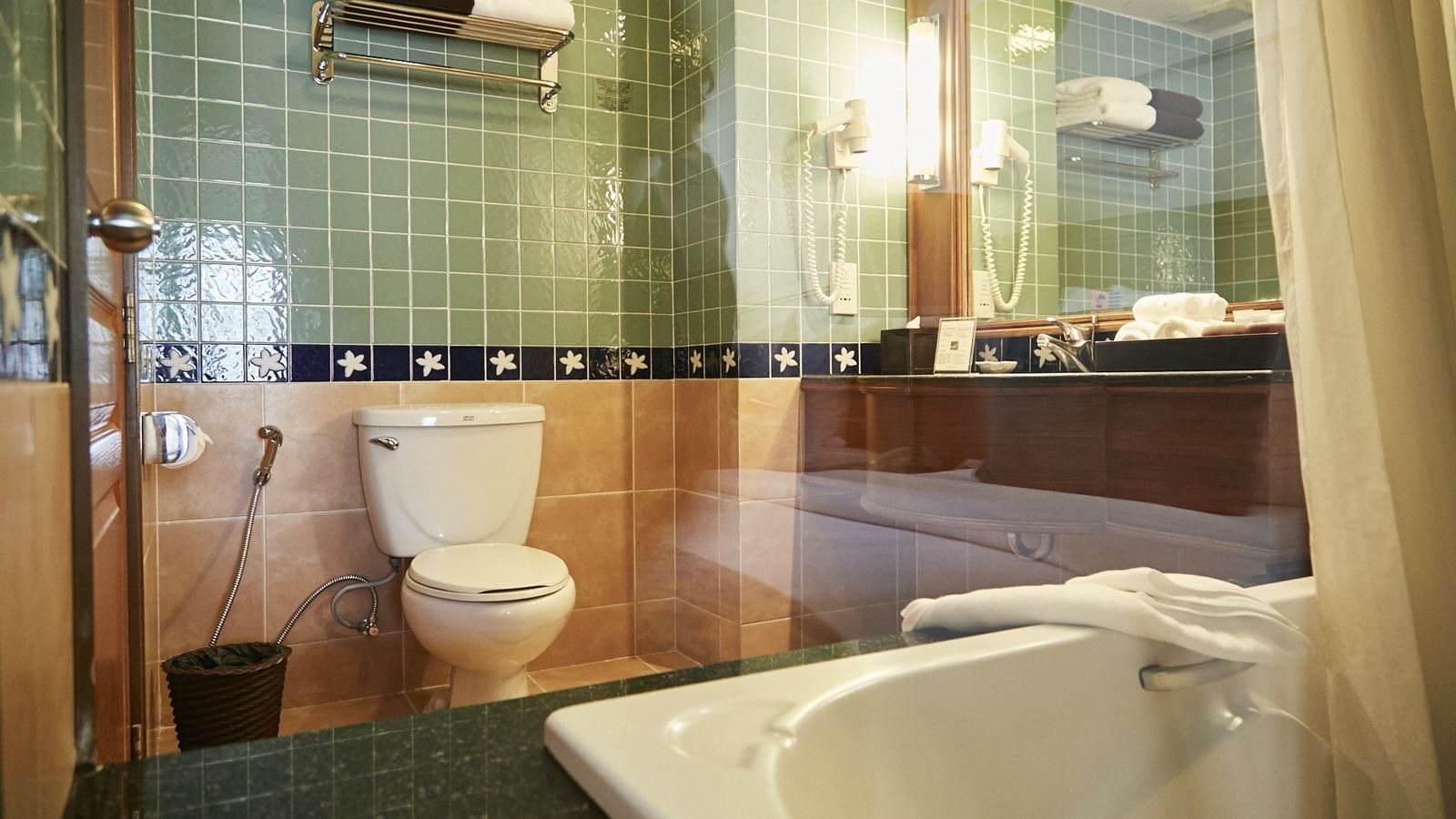 rooms-deluxe-room