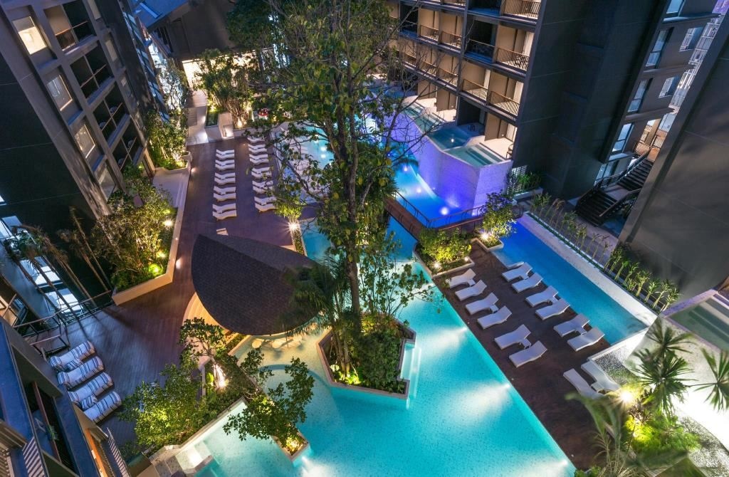 pools-outdoor-pool