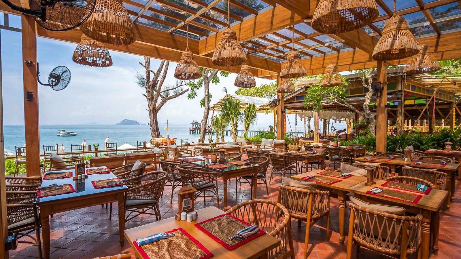 restaurants-by-the-sea-restaurant-and-bar