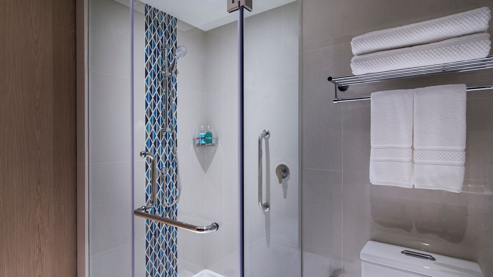 rooms-deluxe-room