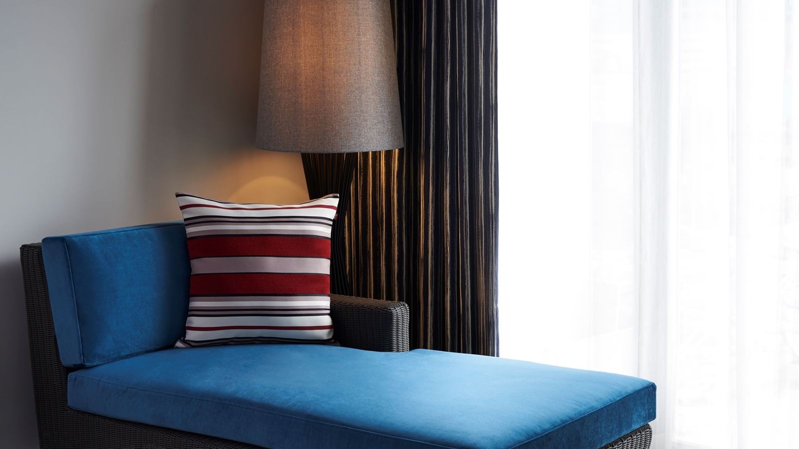 rooms-deluxe-room
