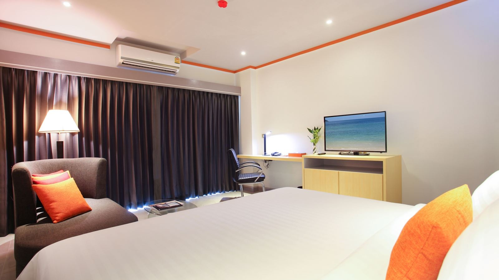 rooms-deluxe-room