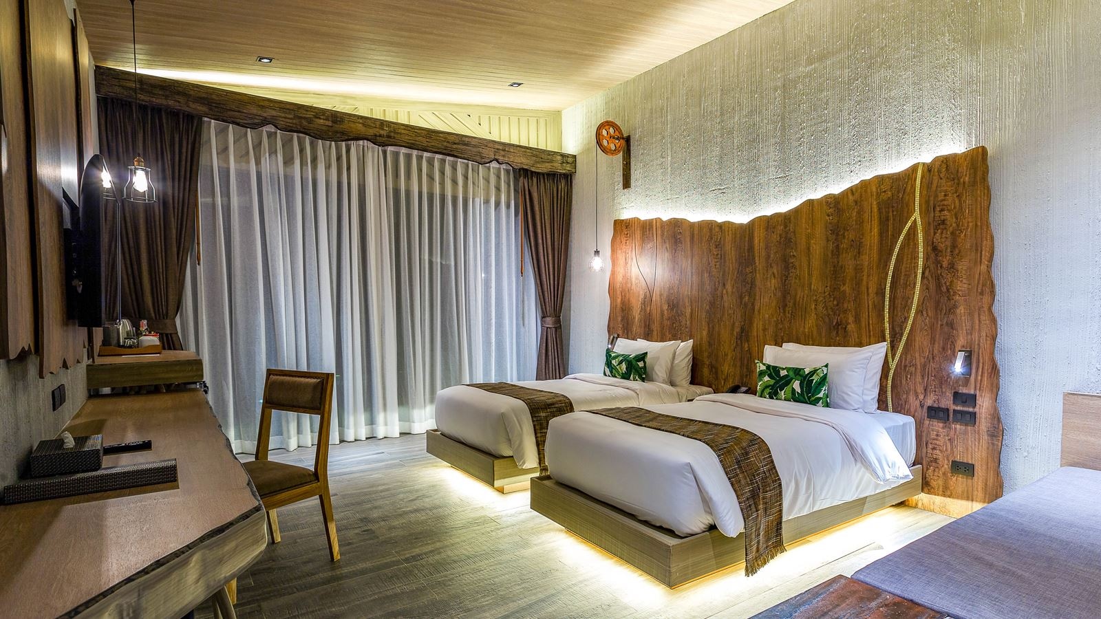 rooms-deluxe-room
