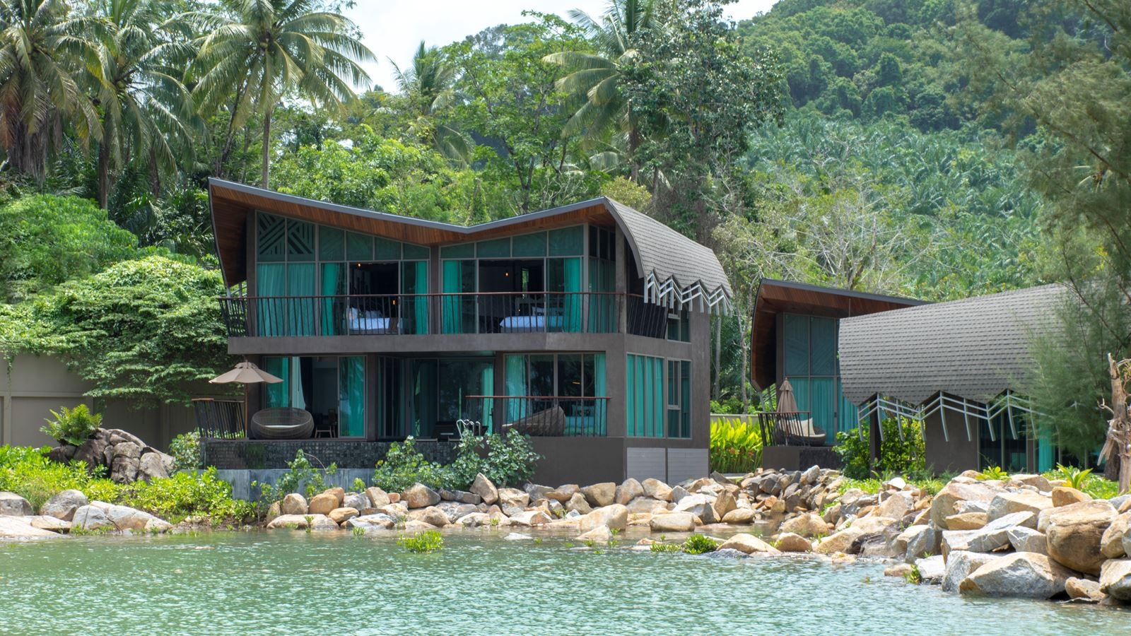 rooms-three-bedrooms-private-pool-villa