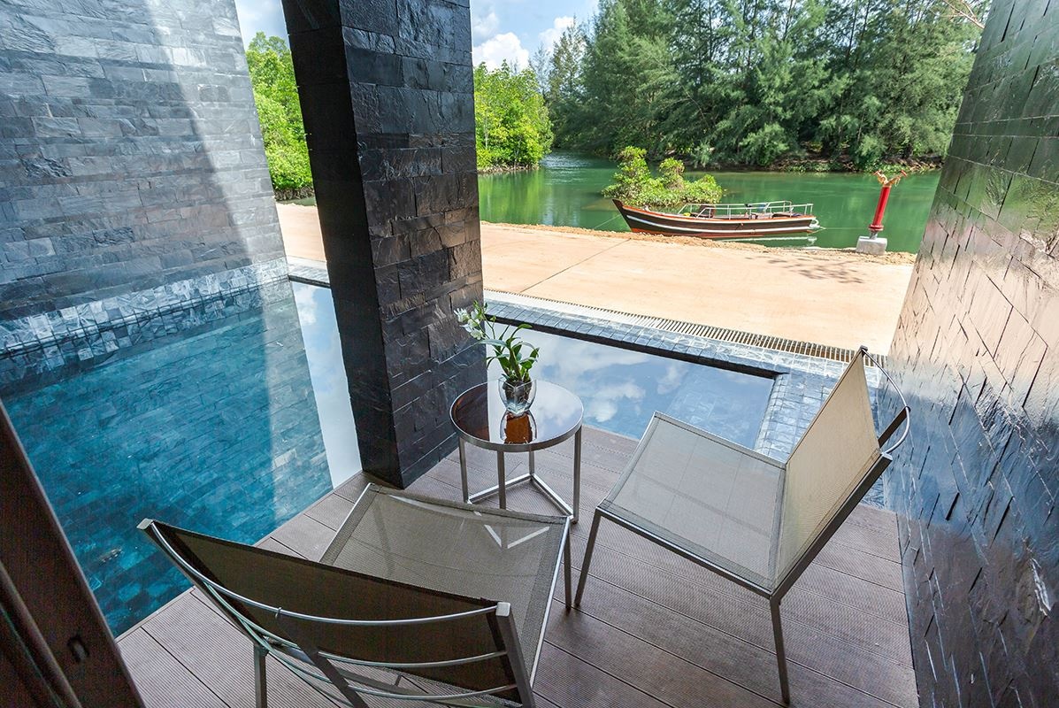 rooms-pool-suite