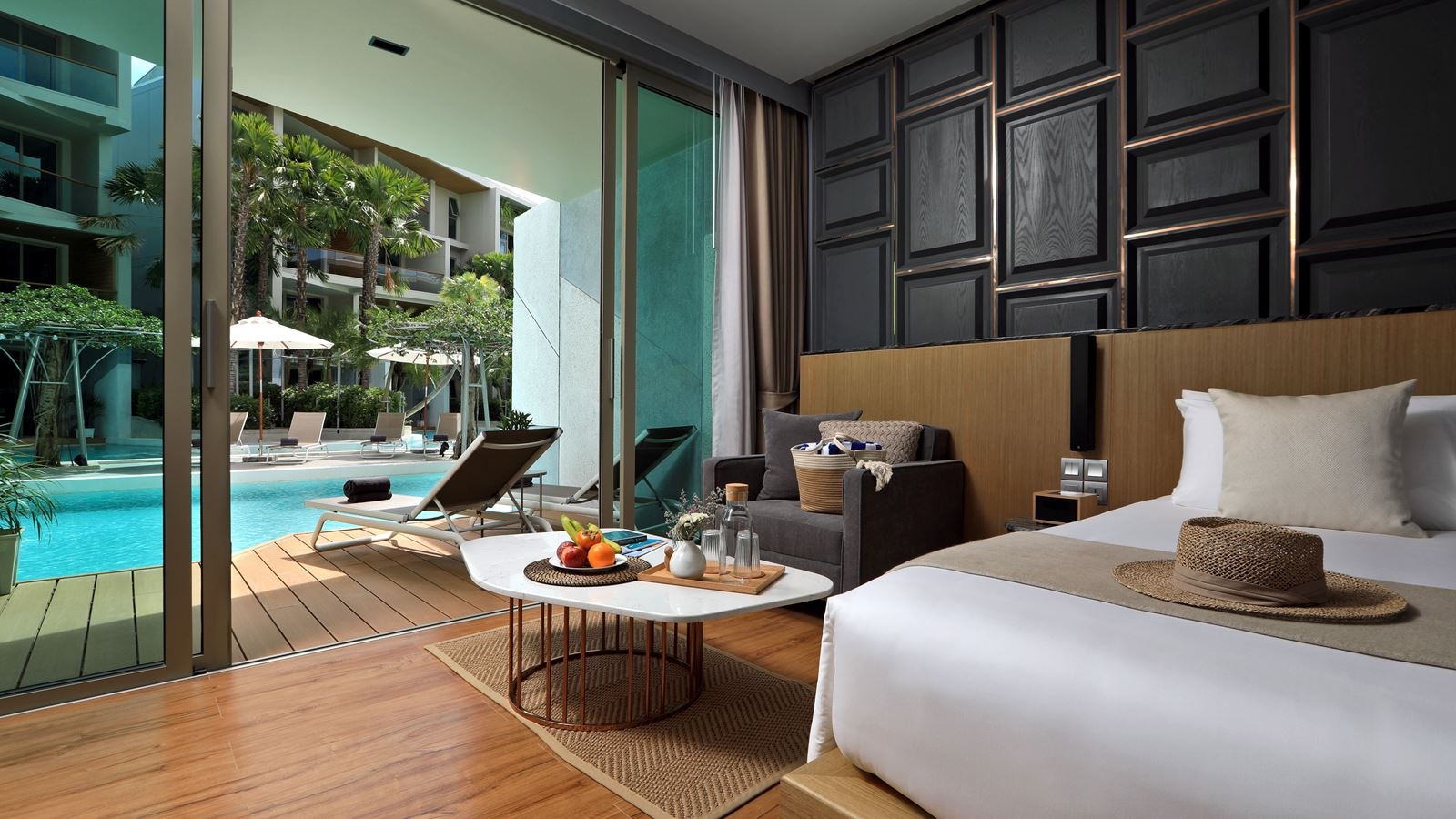 rooms-deluxe-pool-access
