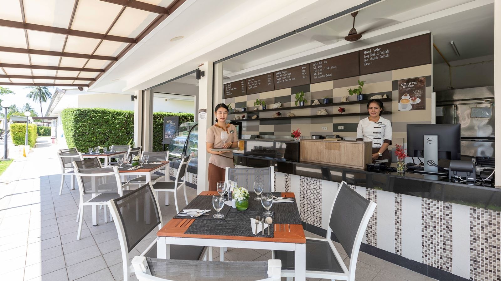 bars-garden-café