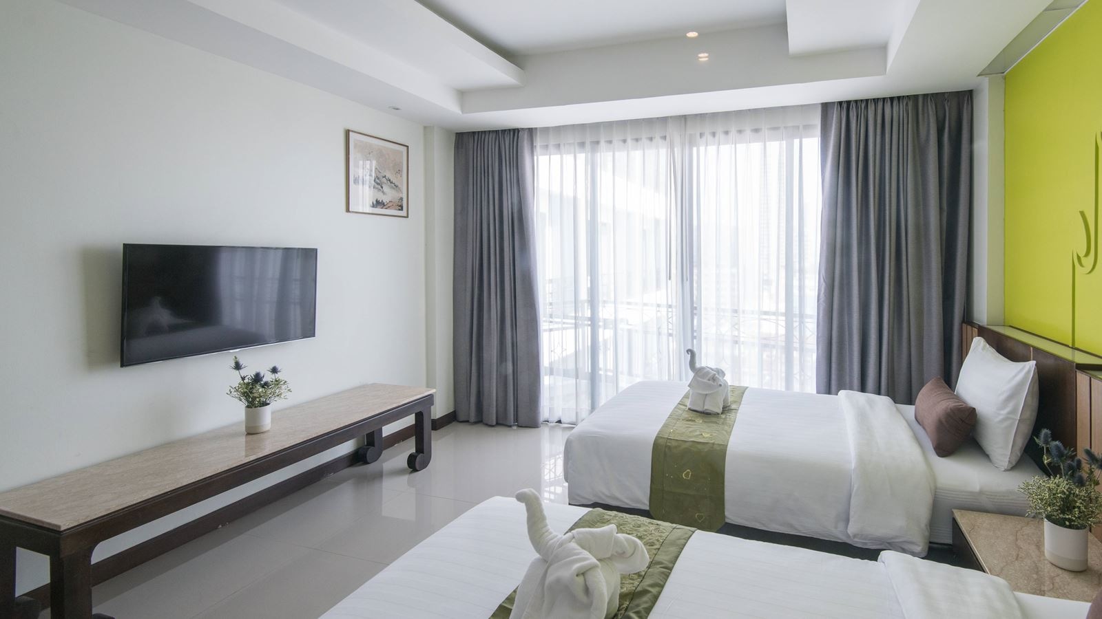 rooms-superior-room
