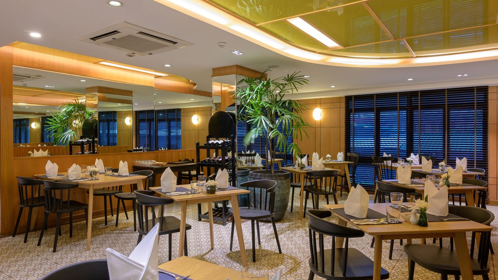 restaurants-dolphin