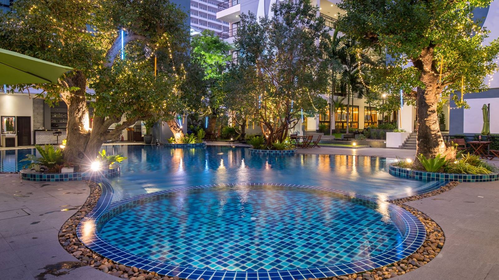 pools-indoor-pool