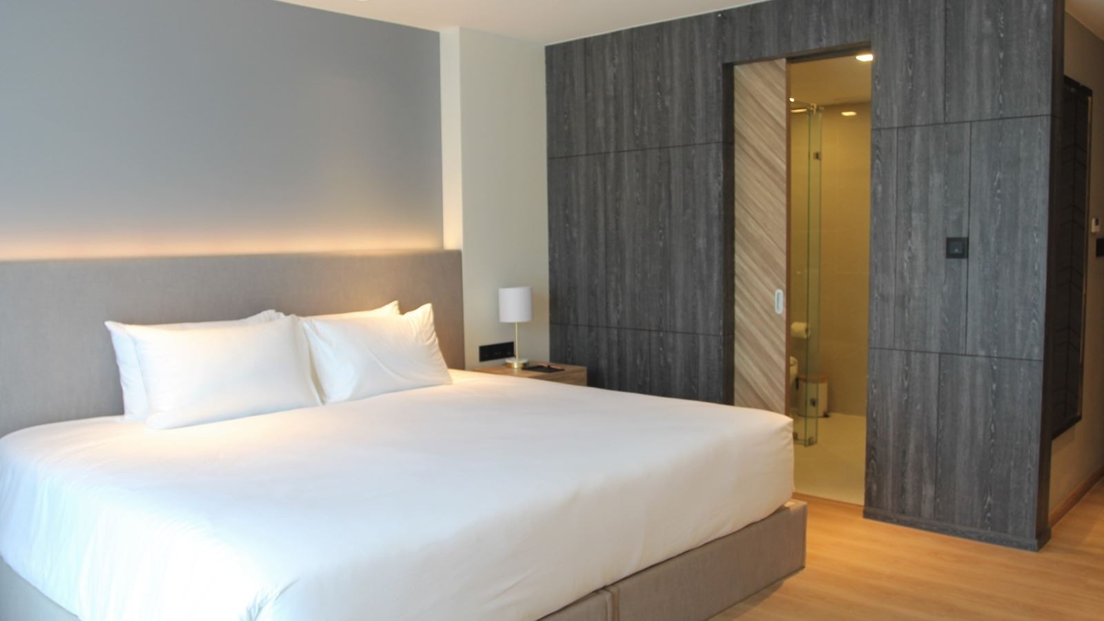 rooms-superior-room