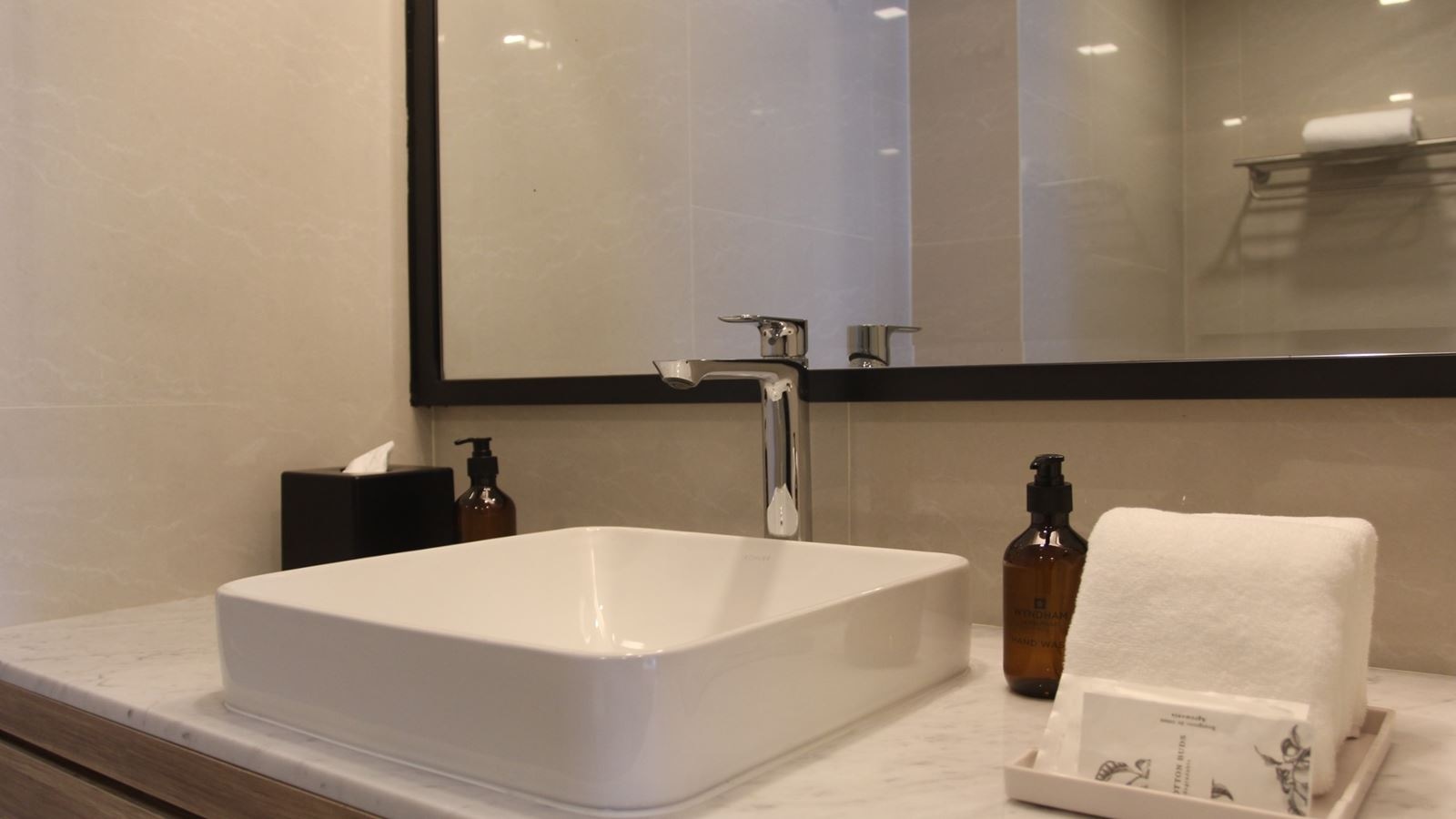 rooms-superior-room