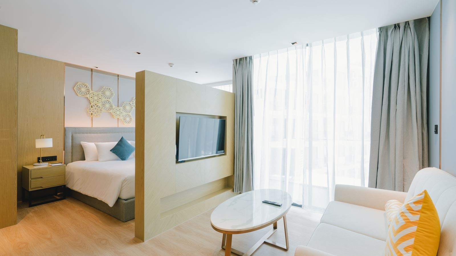 rooms-deluxe-room