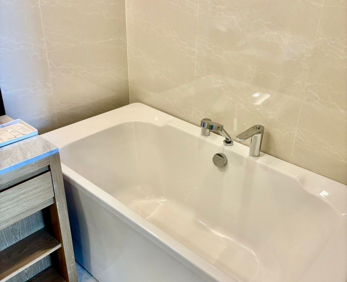 rooms-deluxe-suite