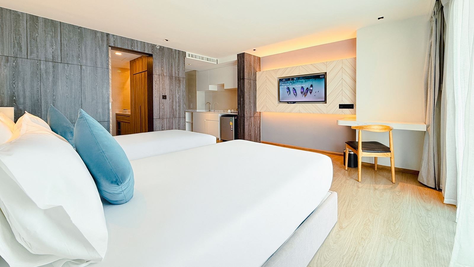 rooms-superior-room