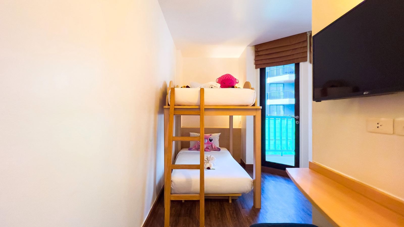 rooms-family-room