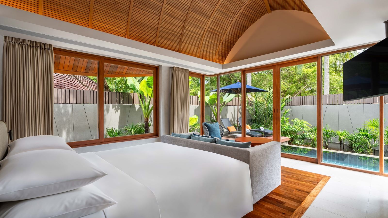 rooms-pool-villa