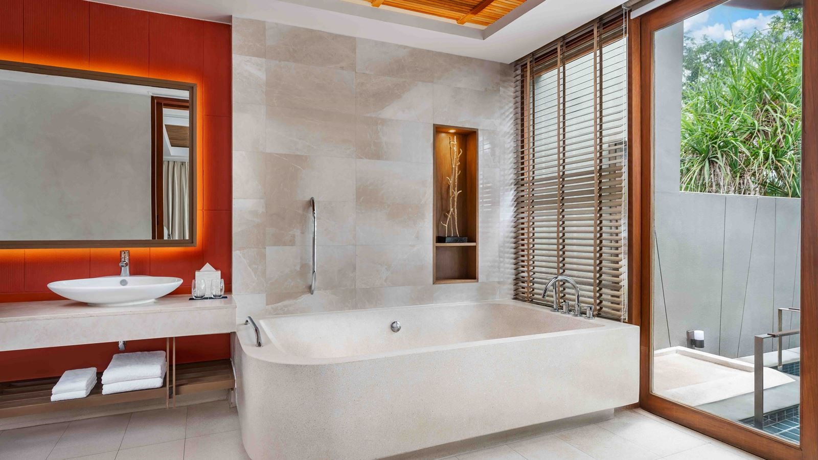rooms-duplex-oceanfront-villa--three-bedrooms