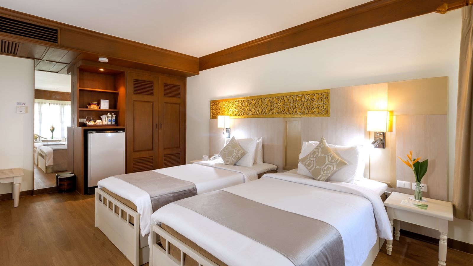 rooms-deluxe-room
