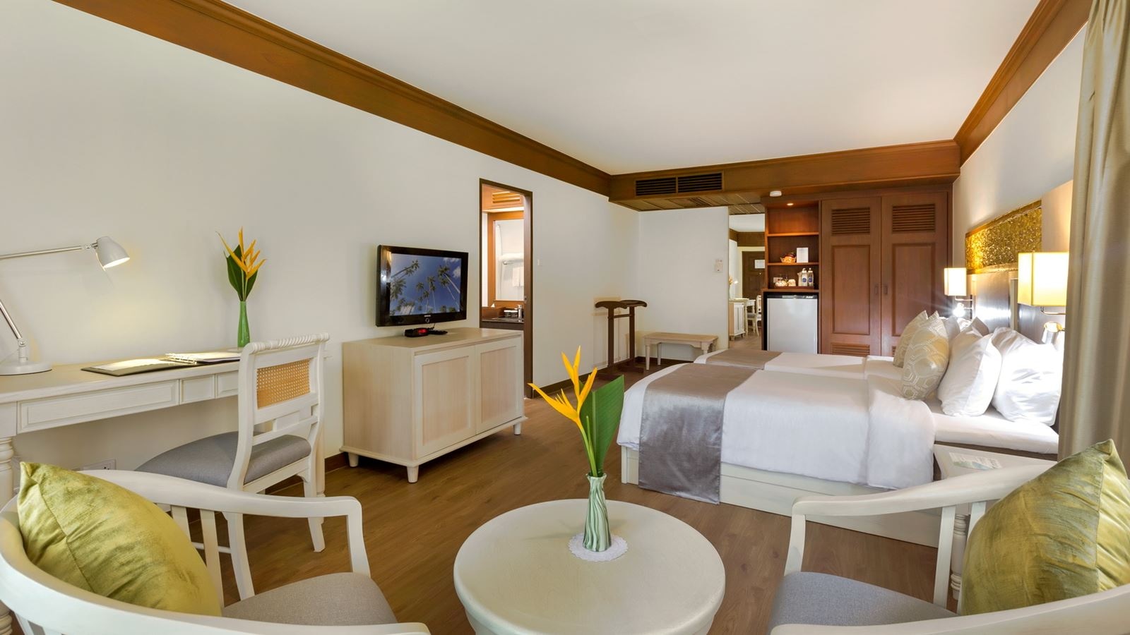 rooms-deluxe-room