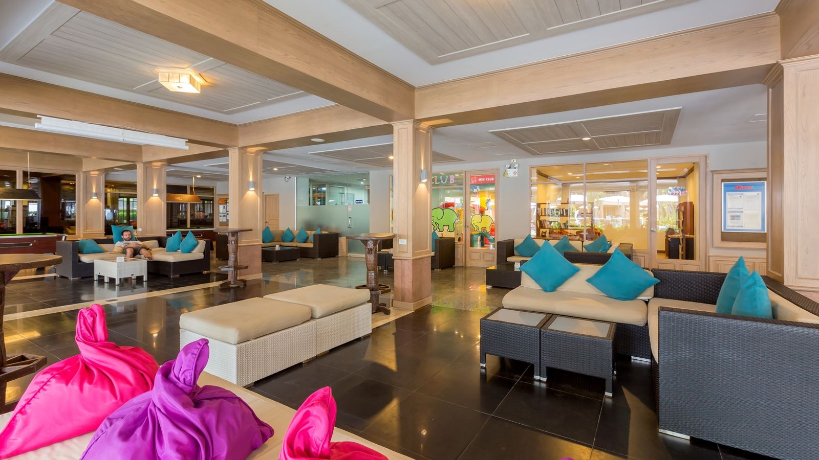bars-lobby-bar
